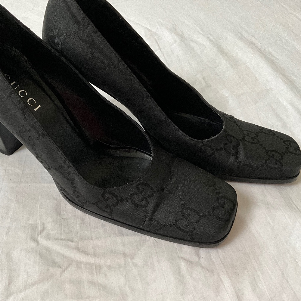GUCCI Classic Monogram Canvas Pumps Size 9 Black - Picture 9 of 12